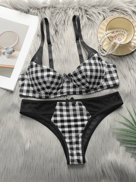 Women's lingerie set with black and white checkered pattern and steel ring gathering push up sexy bra set